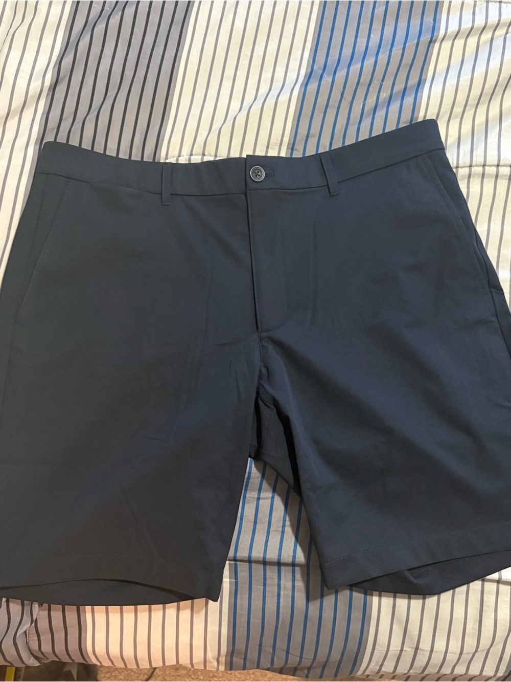 Holderness and Bourne - The Harwood Short - 36 waist - Worn once!